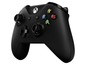 Ein schwarzer Xbox-Controller mit Knöpfen und einem D-Pad.