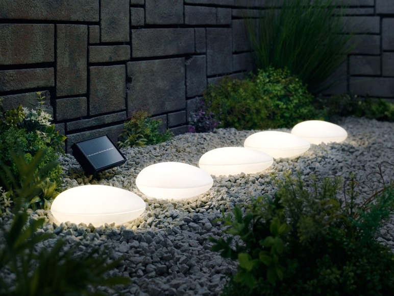 Gehe zu Vollbildansicht: LIVARNO LUX® Solar-Bodenlichterkette, mit 5 LED-Leuchten, 6 Erdspieße, Dämmerungssensor - Bild 20