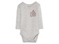 Ein grauer Babybody mit langen Ärmeln mit dem Aufdruck 'A little wild'.