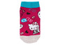 Ein Paar rosa Hello Kitty Socken mit blauem Rand.