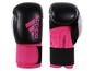 Ein Paar schwarze Adidas Boxhandschuhe mit rosa Details.