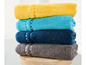 Ein Stapel Handtücher in verschiedenen Farben
