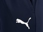 Dunkelblaue Hose mit weißem Puma-Logo.