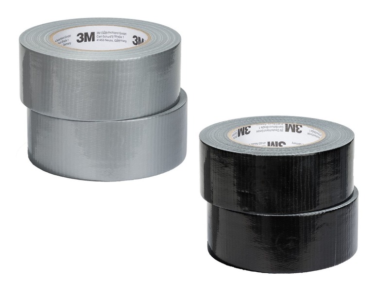 Zwei Rollen graues und zwei Rollen schwarzes 3M-Duct Tape.