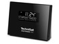 Ein schwarzes TechniSat DIGITRADIO 100 Radio mit einer digitalen Uhr.