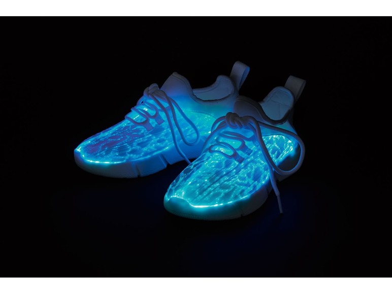 Gehe zu Vollbildansicht: PEPPERTS® Kinder Sneaker, Leuchteffekt mit Farbwechsel, USB-Ladeabschluss, Anziehhilfe - Bild 15