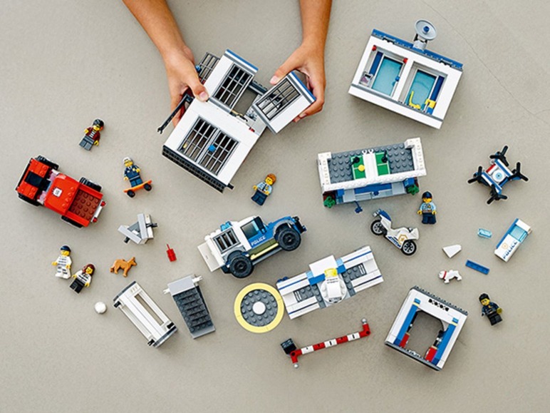Gehe zu Vollbildansicht: LEGO® City 60246 »Polizeistation« - Bild 13