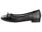 Schwarze Ballerinas mit Schleife.