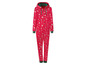 Roter Onesie mit Schneeflockenmuster.