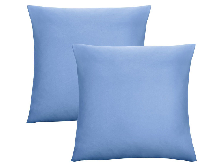 Zwei blaue Kissenbezüge.