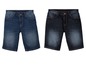Zwei Paar blaue Jeans-Shorts.