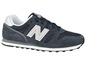 Blaue New Balance Sneaker mit weißem Logo.
