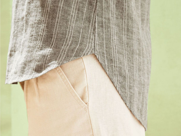 Gehe zu Vollbildansicht: esmara® Damen Bluse, leicht tailliert geschnitten, mit Tunikakragen - Bild 16