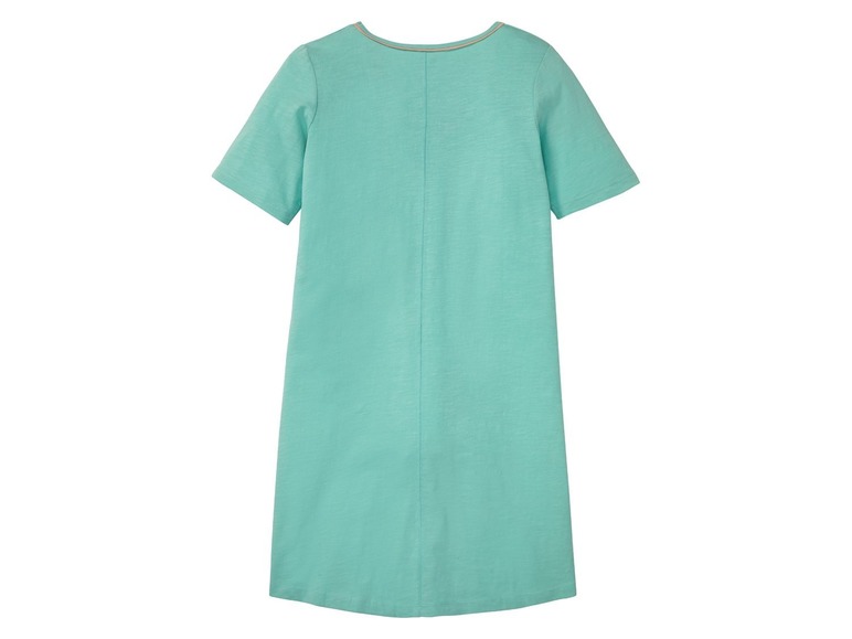 Ein hellblaues Baumwollkleid mit kurzen Ärmeln.