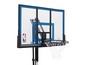 Ein NBA Basketballkorb mit einem transparenten Spalding Board.