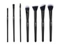 Ein Set aus sieben Miommare Make-up-Pinseln, darunter ein Lidschattenpinsel, ein Augenbrauenpinsel und vier Foundationpinsel.