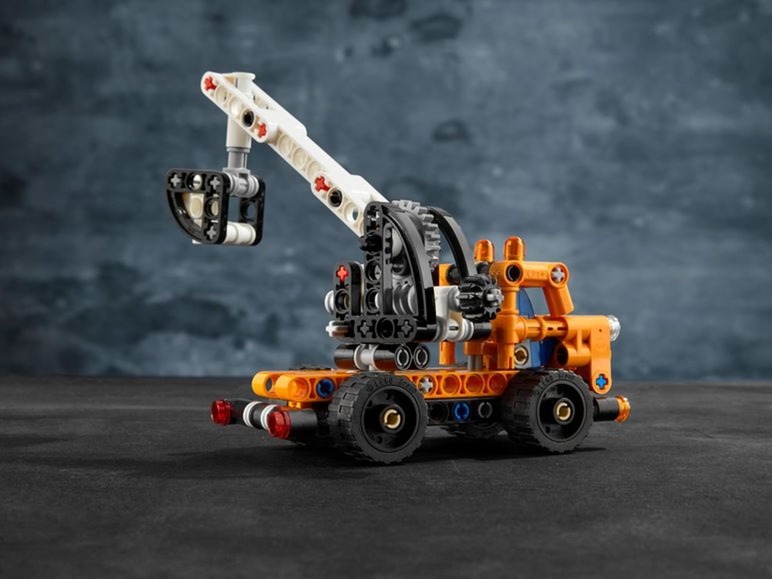Gehe zu Vollbildansicht: LEGO® Technic 42088 Hubarbeitsbühne - Bild 3