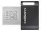 Ein silberner Samsung USB-Stick mit 64 GB Speicherplatz.