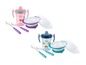 Zwei NUK Babysets mit Bechern, Schüsseln und Löffeln.