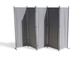Ein grauer Faltwand mit vier Paneelen.