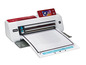 Eine Brother ScanNCut digitale Schneidemaschine mit einer Schneidematte