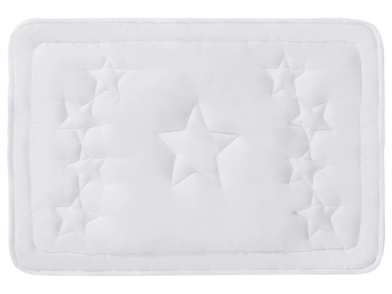 Ein weißer Bettbezug mit Sternen