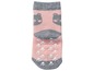 Rosa Babysocken mit grauen Bären und rutschfesten Punkten.