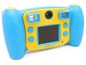 Eine blaue und gelbe EasyPix Kinderkamera mit LCD-Bildschirm.