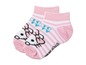 Ein Paar rosa Hello Kitty Socken mit weißen Streifen.