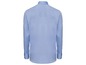 Ein hellblaues Hemd mit langen Ärmeln.
