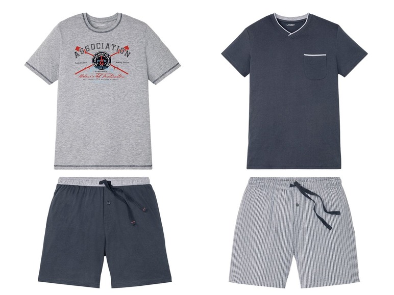 Zwei Pyjama-Sets mit T-Shirt und Shorts, eines mit Aufdruck und eines mit V-Ausschnitt.