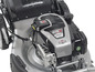 Ein Benzin-Rasenmäher mit Briggs & Stratton 675er-Serie Motor.