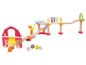 Holzspielzeug mit einem Bauernhof, einer Laufbahn und Bällen mit Tiermotiven.