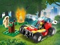 Ein LEGO City Feuerwehrwagen mit einem Feuerwehrmann und einer Eule in der Nähe eines Feuers.