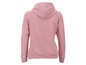 Ein rosa Kapuzenpullover mit weißen Streifen an den Ärmeln.