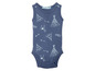 Ein Baby-Body mit einem Tipi- und Pfeil-Muster.