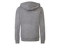 Grauer Kapuzenpullover mit langen Ärmeln.