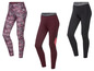 Drei Paar Leggings in verschiedenen Farben und Mustern.