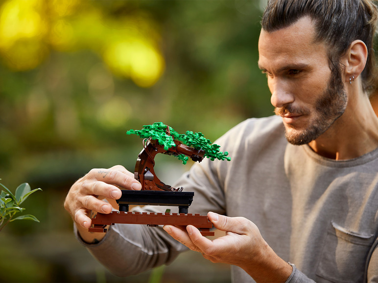 Gehe zu Vollbildansicht: LEGO® Creator 10281 »Bonsai Baum« - Bild 10