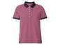 Ein gestreiftes Poloshirt mit kurzen Ärmeln