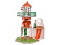 Spielzeug Leuchtturm mit Rutsche und Playmobil Figur.