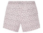 Rosa Shorts mit Blumenmuster.