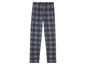 Blaue Schlafanzughose mit rotem Karomuster.