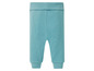 Hellblaue Babyhose mit Gummizug.