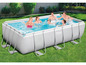 Bestway Power Steel Pool mit Personen, die darin schwimmen.