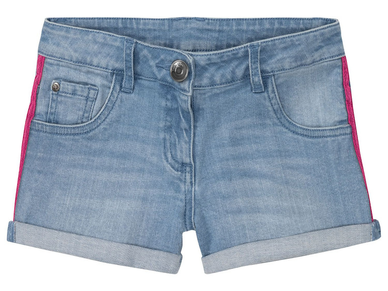 Blaue Jeans-Shorts mit rosa Streifen.