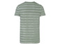 Ein grünes T-Shirt mit Streifen.