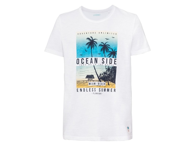 Weißes T-Shirt mit 'Ocean Side' Aufdruck, Palmen und Strandmotiv.