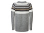 Grauer Pullover mit skandinavischem Muster.