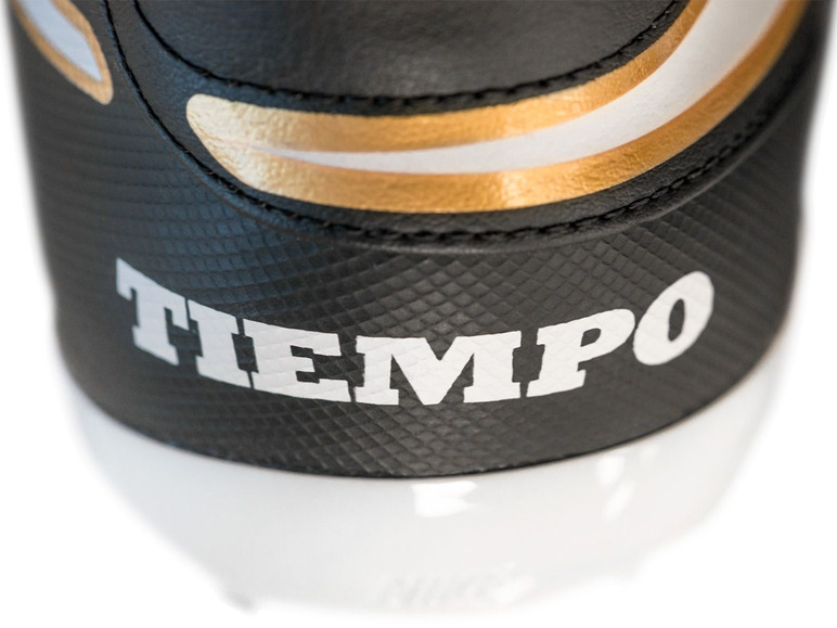 Gehe zu Vollbildansicht: Nike Fußballschuh »Tiempo Legend FG«, mit Leder, 6-Loch-Schnürung, griffige Stollen - Bild 9